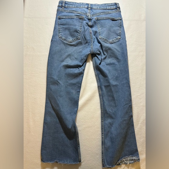 ZARA Size 8 Straight Leg Medium Wash Jeans Raw Frayed Hem - Picture 6 of 11